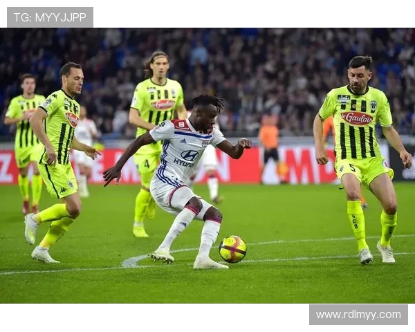 里昂法甲冠军：冠军历史与球队辉煌时刻